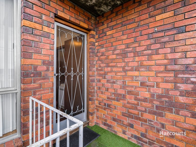 Photo - 1/57 Malunna Road, Lindisfarne TAS 7015 - Image 2