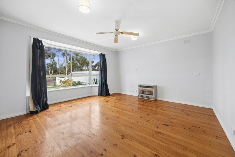 Photo - 1/57 Mcclelland Avenue, Lara VIC 3212 - Image 3