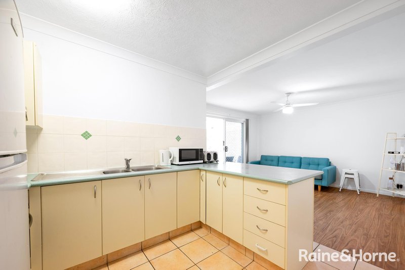 Photo - 1/57 Mitre Street, St Lucia QLD 4067 - Image 3