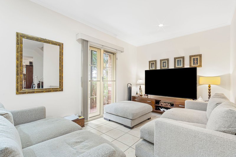 Photo - 1/57 Paddington Drive, Carrara QLD 4211 - Image 2