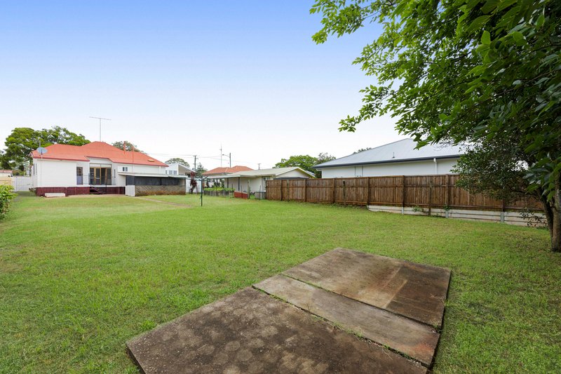 Photo - 157 Taylor Street, Wilsonton QLD 4350 - Image 9