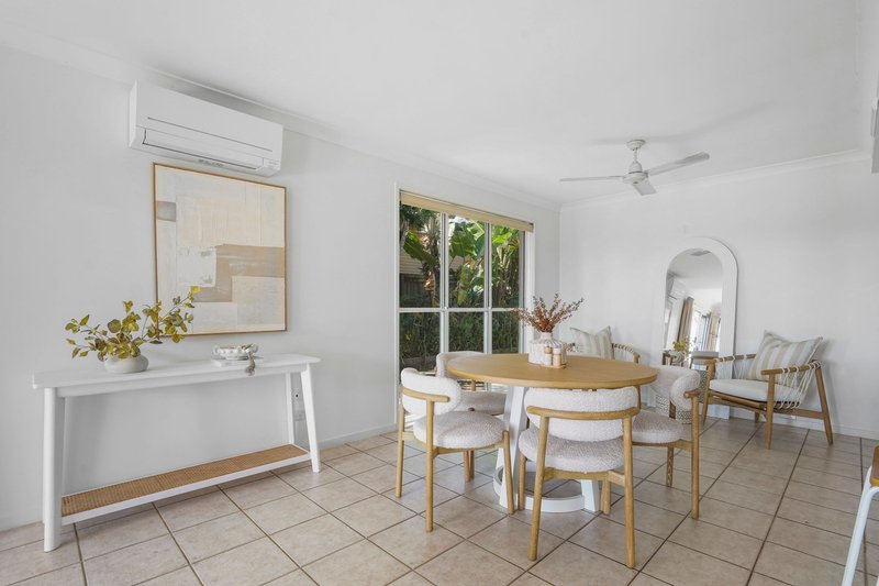 Photo - 157 The Esplanade, Coombabah QLD 4216 - Image 5