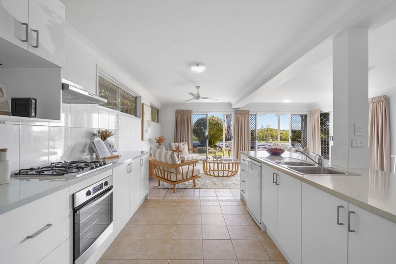 Photo - 157 The Esplanade, Coombabah QLD 4216 - Image 6
