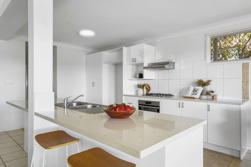 Photo - 157 The Esplanade, Coombabah QLD 4216 - Image 7