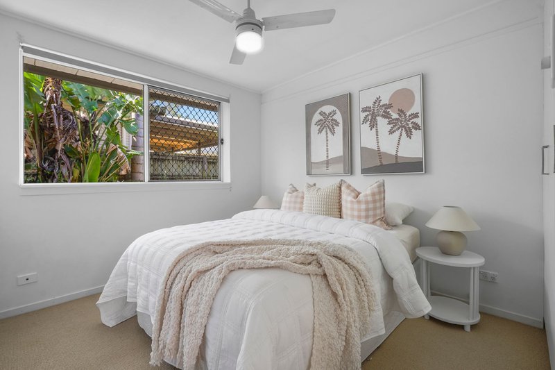 Photo - 157 The Esplanade, Coombabah QLD 4216 - Image 12