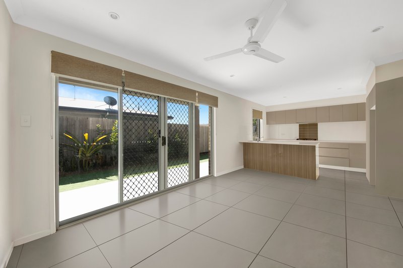 Photo - 1/57 Toolooa Street, South Gladstone QLD 4680 - Image 10