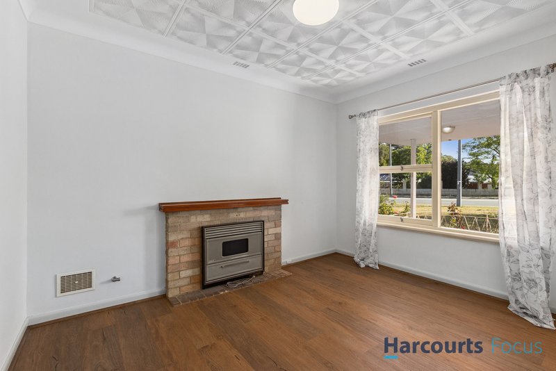 Photo - 1572 Albany Highway, Beckenham WA 6107 - Image 7