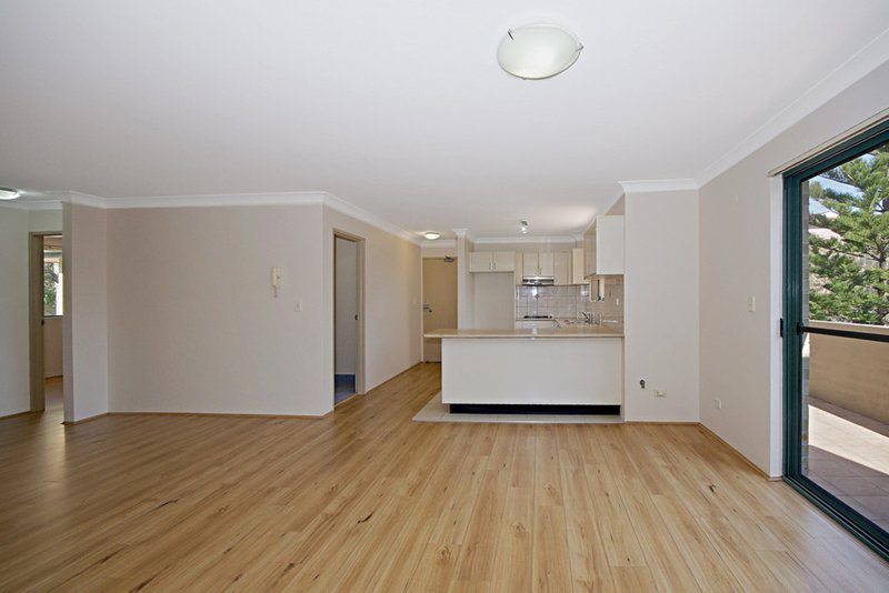 Photo - 15/8-10 Chertsey Ave , Bankstown NSW 2200 - Image 4