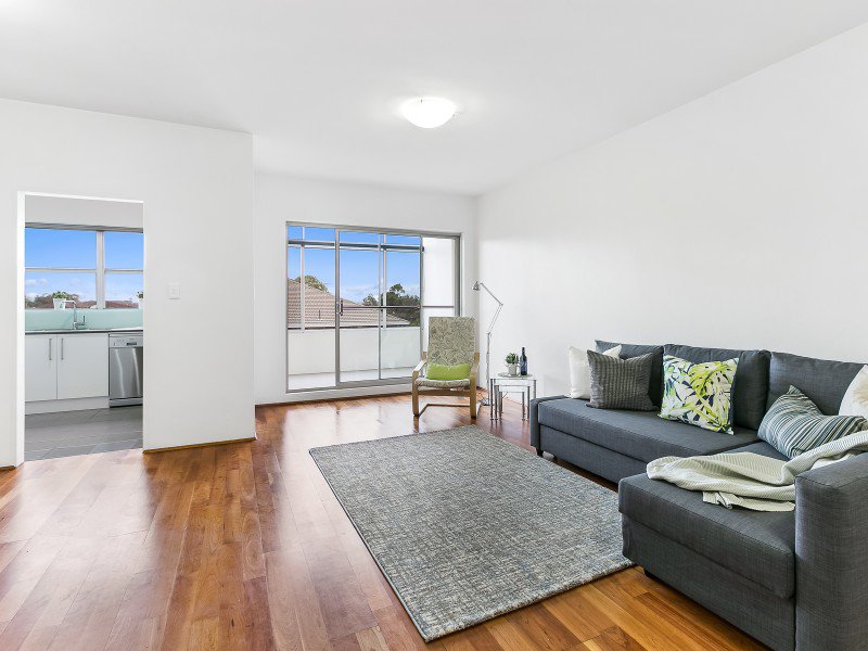 Photo - 15/8-12 Trafalgar Street, Brighton-Le-Sands NSW 2216 - Image 2