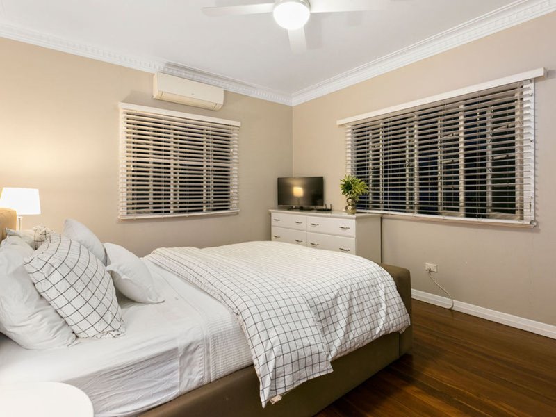 Photo - 158 Beddoes Street, Holland Park QLD 4121 - Image 14