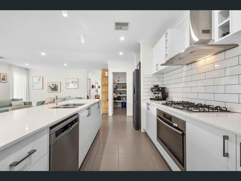 Photo - 158 Celeste Street, Eglinton WA 6034 - Image 2