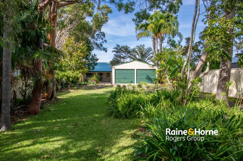 158 Elizabeth Bay Drive, Lake Munmorah NSW 2259