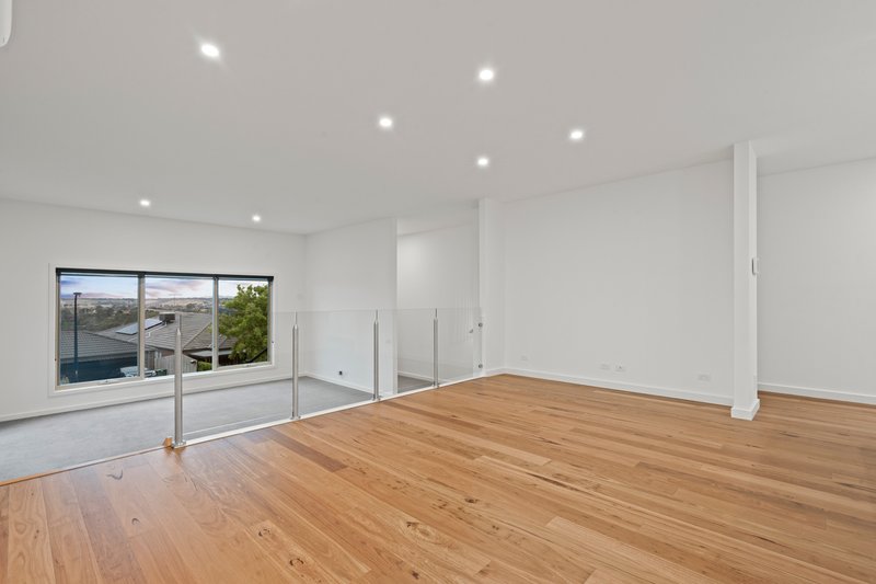 Photo - 158 Grantham Drive, Highton VIC 3216 - Image 5