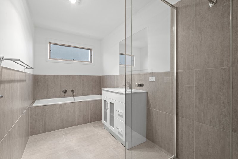 Photo - 158 Grantham Drive, Highton VIC 3216 - Image 11