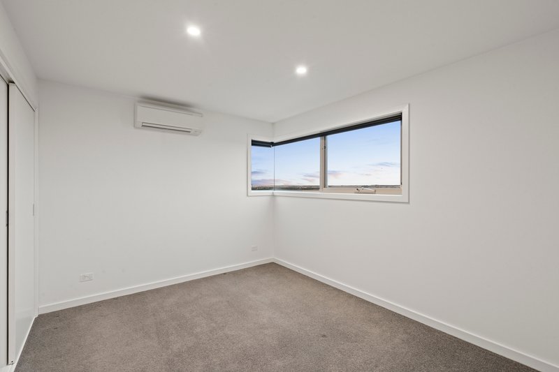 Photo - 158 Grantham Drive, Highton VIC 3216 - Image 12