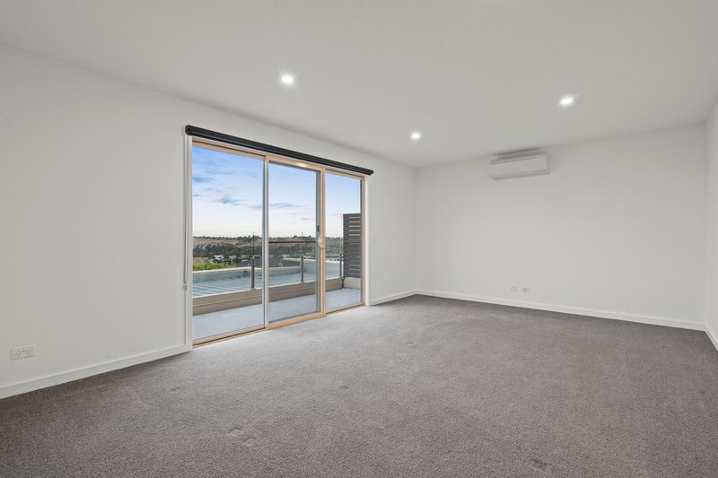 Photo - 158 Grantham Drive, Highton VIC 3216 - Image 13