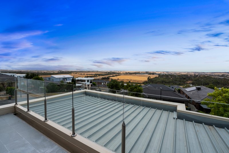 Photo - 158 Grantham Drive, Highton VIC 3216 - Image 16