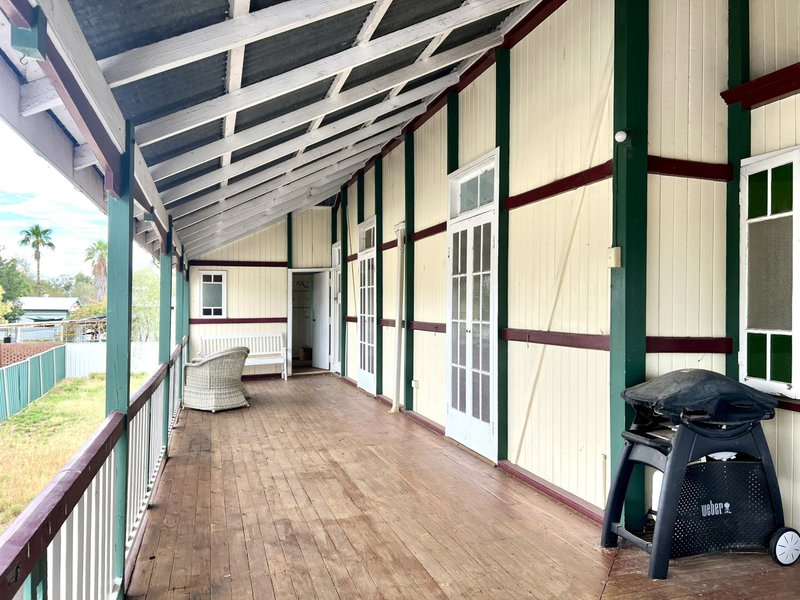 Photo - 158 Mcdowall Street, Roma QLD 4455 - Image 4