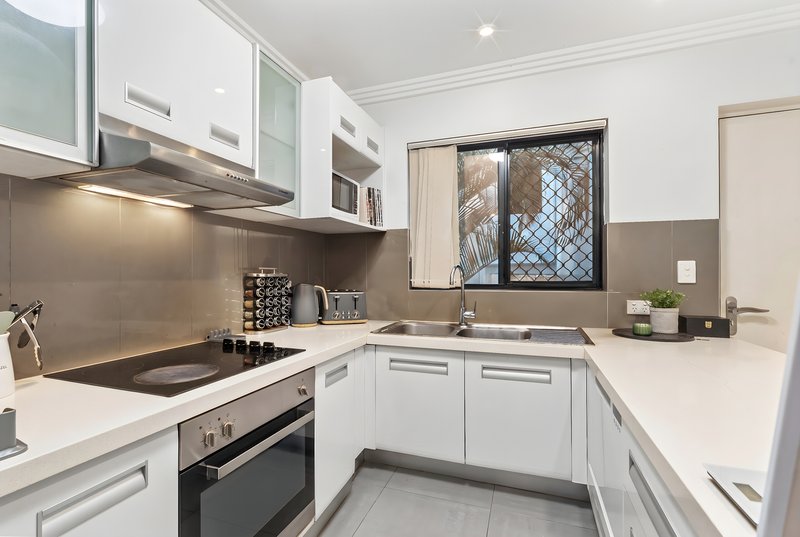 Photo - 1/58 Moore Street, Morningside QLD 4170 - Image 5
