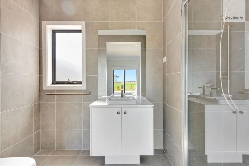 Photo - 158 Newbridge Boulevard, Wallan VIC 3756 - Image 6