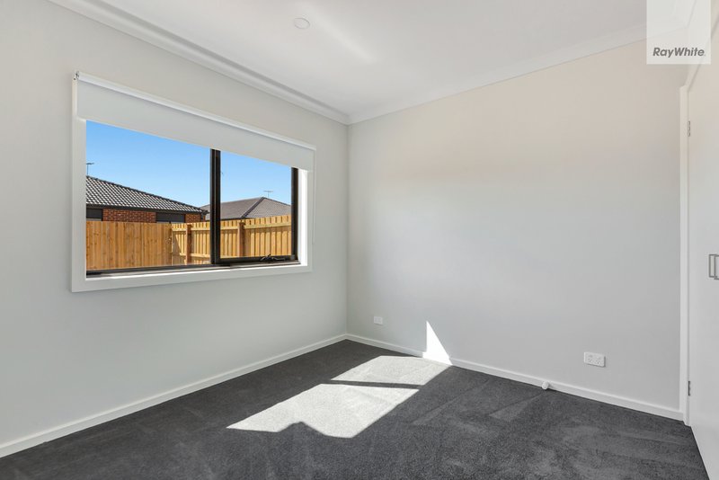 Photo - 158 Newbridge Boulevard, Wallan VIC 3756 - Image 7