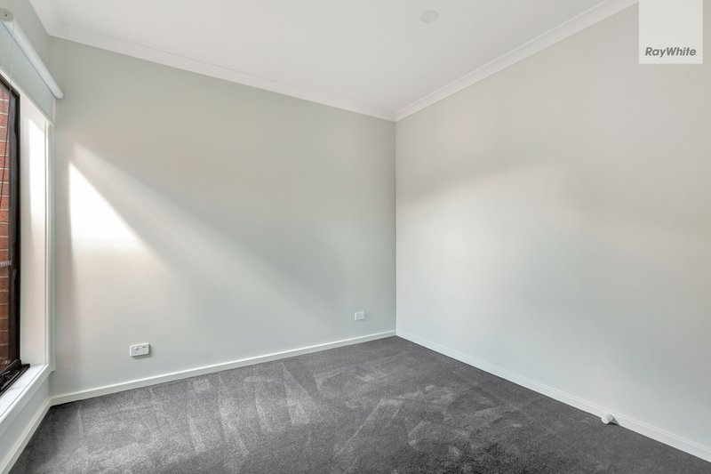 Photo - 158 Newbridge Boulevard, Wallan VIC 3756 - Image 8
