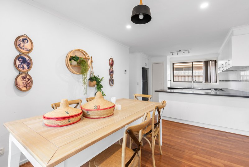 Photo - 1/58 Oriole Drive, Werribee VIC 3030 - Image 4