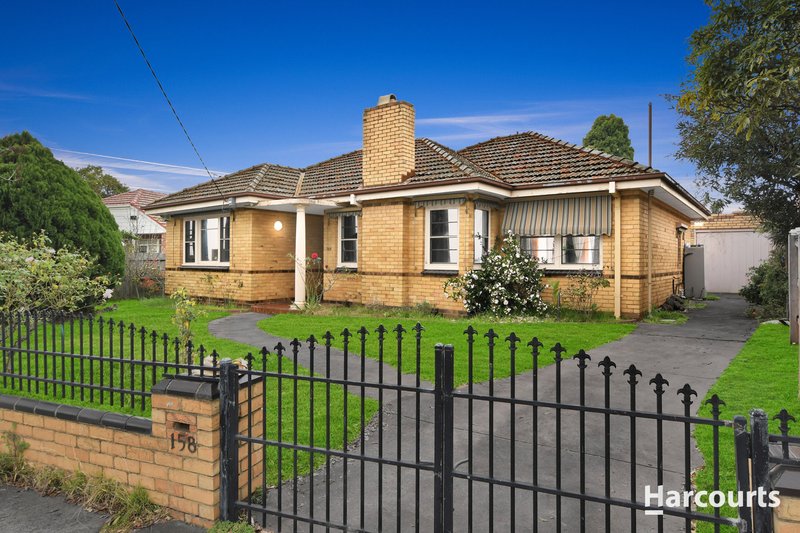 158 Poath Road, Hughesdale VIC 3166