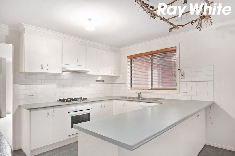 Photo - 158 Sweeney Drive, Narre Warren VIC 3805 - Image 5