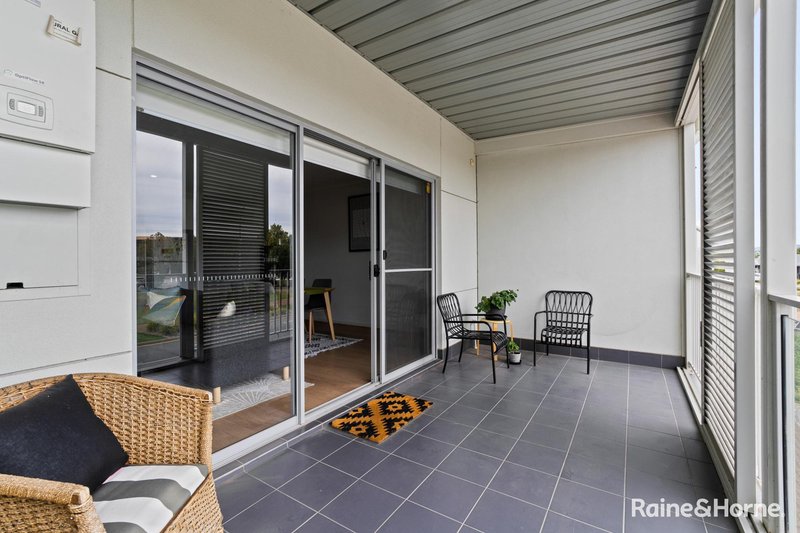 Photo - 15/8 Trunnel Court, Seaford Meadows SA 5169 - Image 2