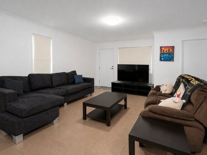 Photo - 15/8 Whitehorse Road, Dakabin QLD 4503 - Image 3