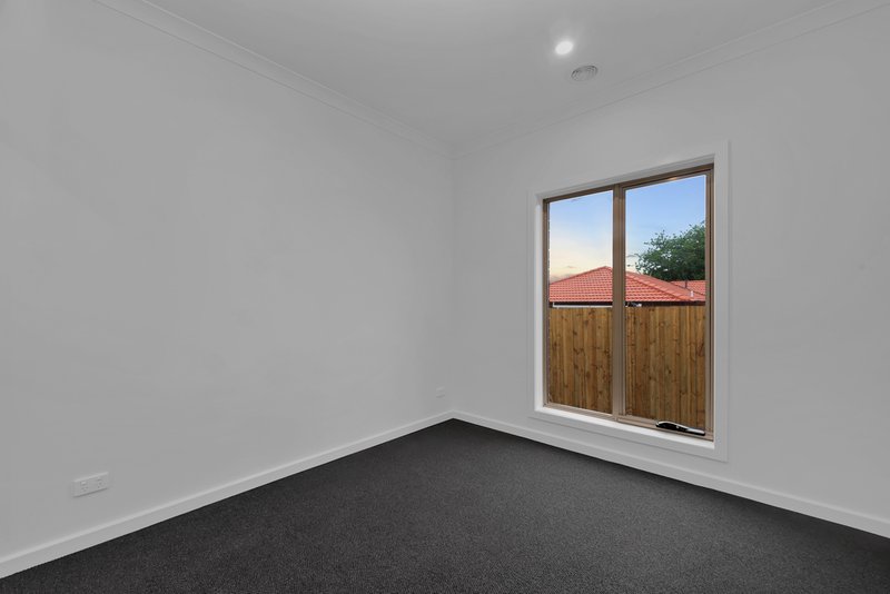 Photo - 158A Racecourse Road North, Pakenham VIC 3810 - Image 5