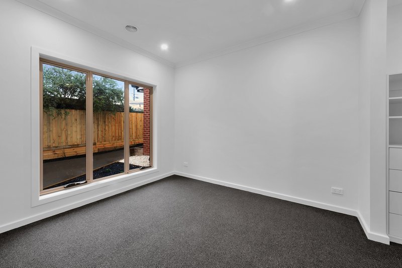 Photo - 158A Racecourse Road North, Pakenham VIC 3810 - Image 6