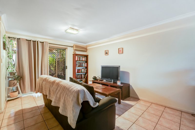 Photo - 15/9-11 Norman Street, St James WA 6102 - Image 5