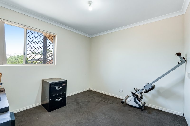 Photo - 15/9-11 Norman Street, St James WA 6102 - Image 11