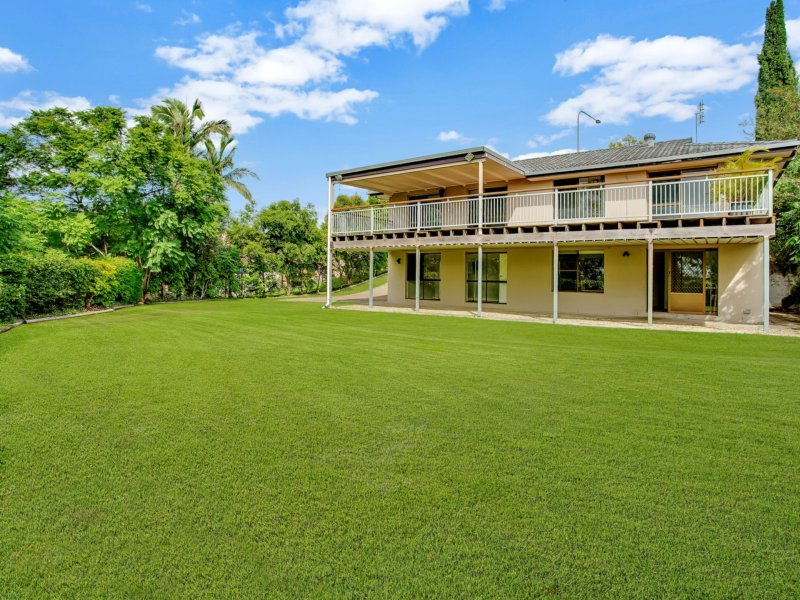 159 Alexander Drive, Highland Park QLD 4211