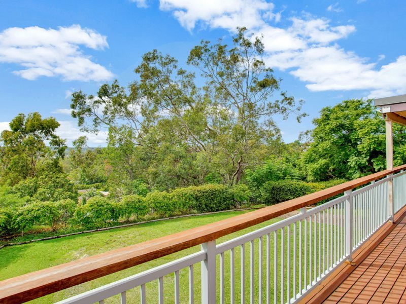 Photo - 159 Alexander Drive, Highland Park QLD 4211 - Image 6