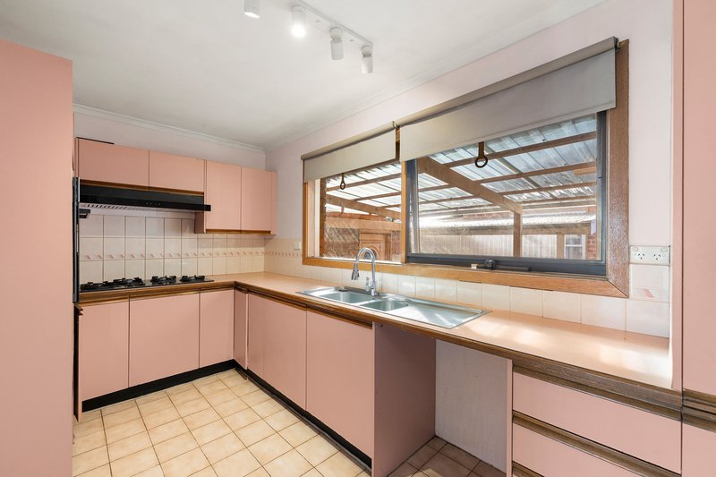 Photo - 1/59 Bamfield Road, Heidelberg Heights VIC 3081 - Image 2