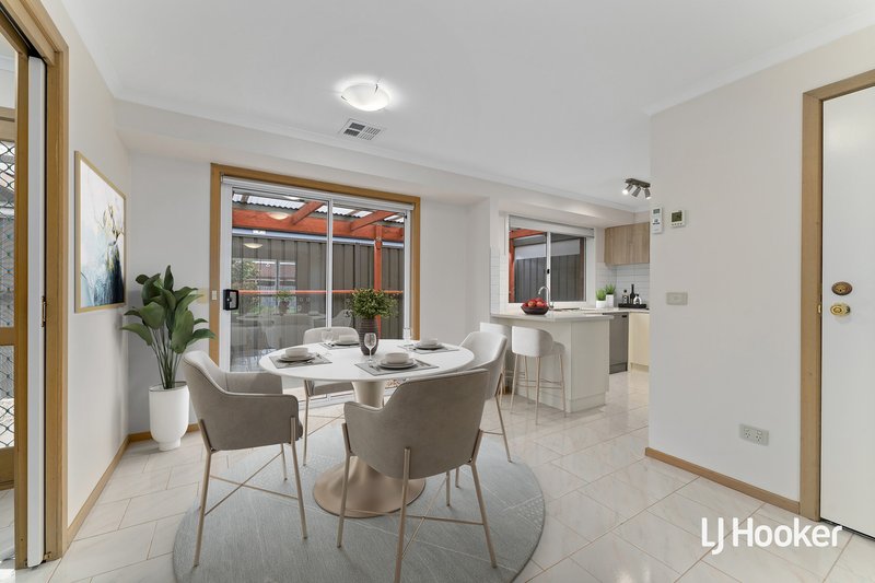 Photo - 1/59 Canonbury Circle, Seabrook VIC 3028 - Image 5