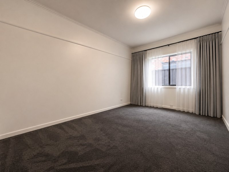 Photo - 159 Henty Street, Reservoir VIC 3073 - Image 5