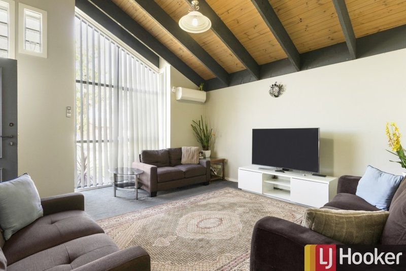 Photo - 1/59 Market Road, Werribee VIC 3030 - Image 2