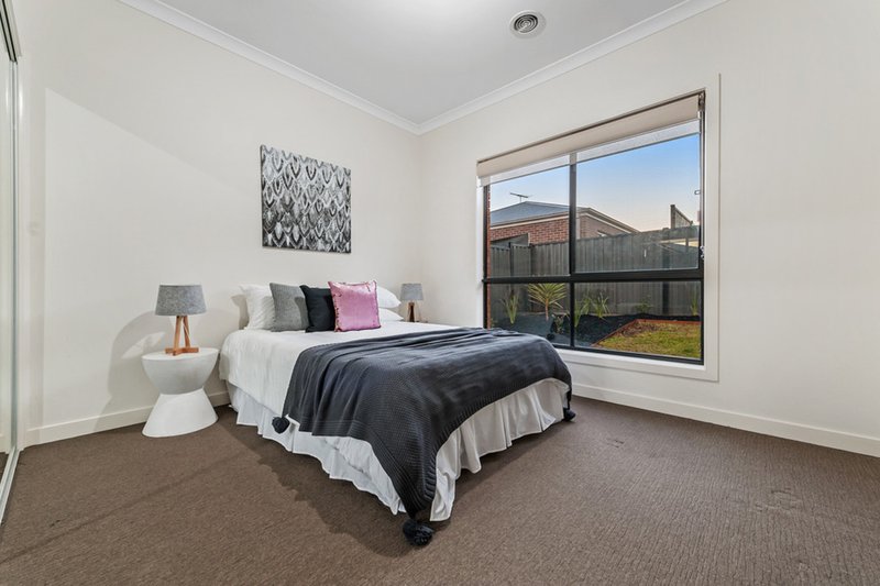 Photo - 159 Newbury Boulevard, Craigieburn VIC 3064 - Image 16