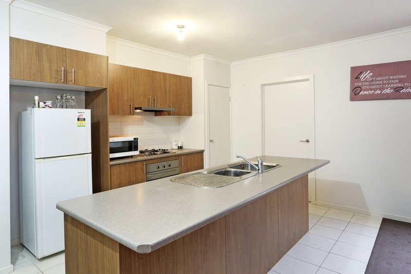 Photo - 1/59 Rennie Street, Lara VIC 3212 - Image 3