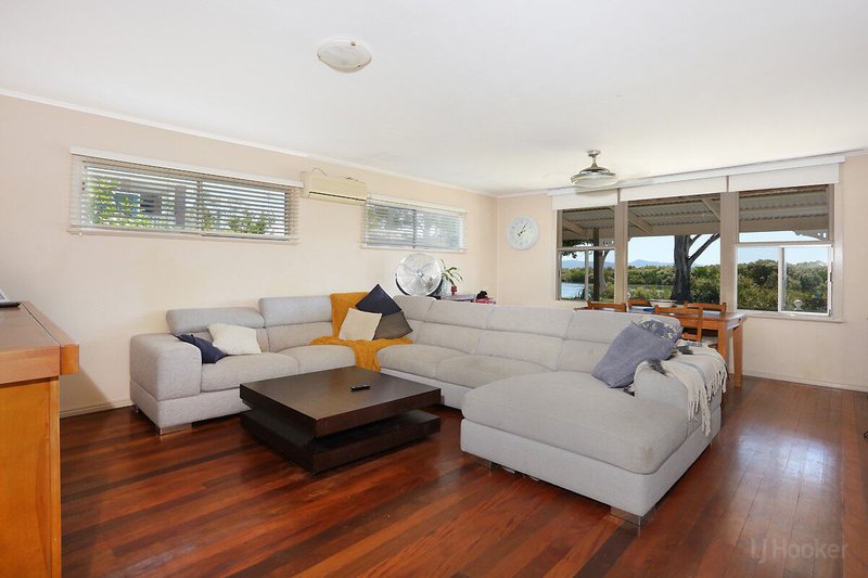 Photo - 159 The Esplanade, Coombabah QLD 4216 - Image 9