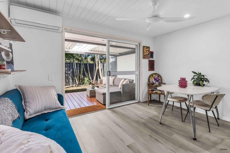 Photo - 1/59 Treeview Drive, Burleigh Waters QLD 4220 - Image 6