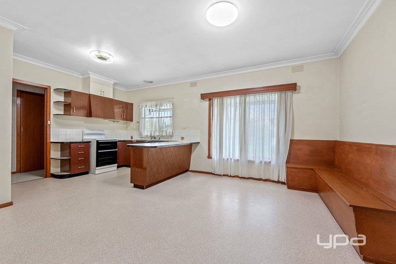 Photo - 159 William Street, St Albans VIC 3021 - Image 4