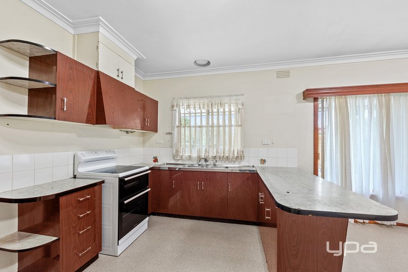 Photo - 159 William Street, St Albans VIC 3021 - Image 5