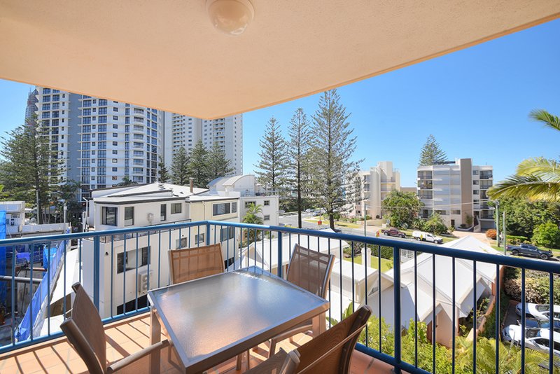 Photo - 15/93 Old Burleigh Road, Broadbeach QLD 4218 - Image 5