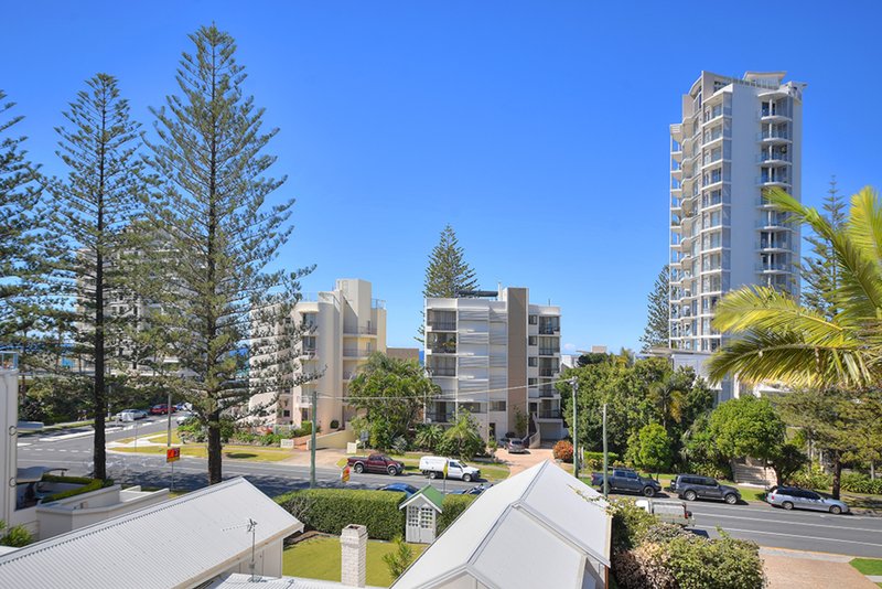 Photo - 15/93 Old Burleigh Road, Broadbeach QLD 4218 - Image 6