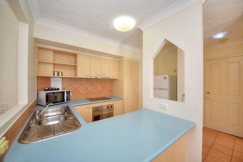 Photo - 15/93 Old Burleigh Road, Broadbeach QLD 4218 - Image 7